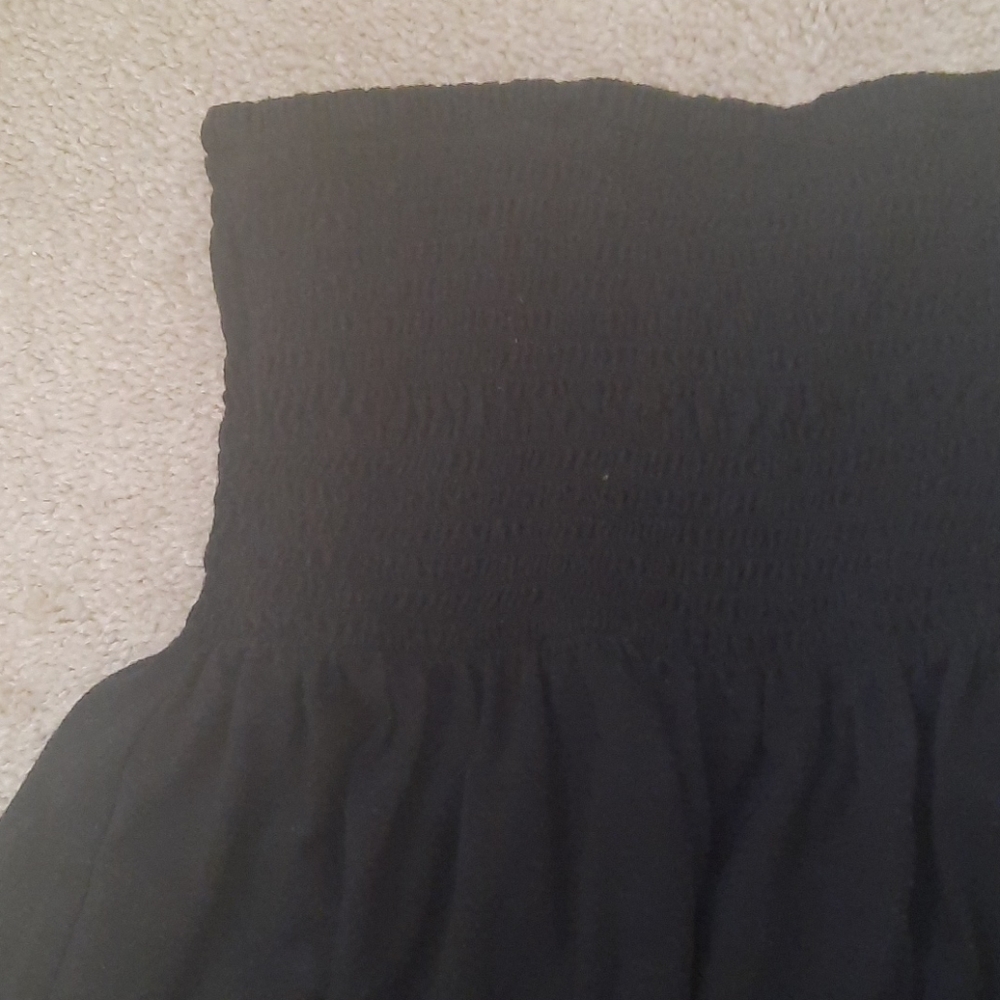 Skirt‎ - Picture 3 of 4